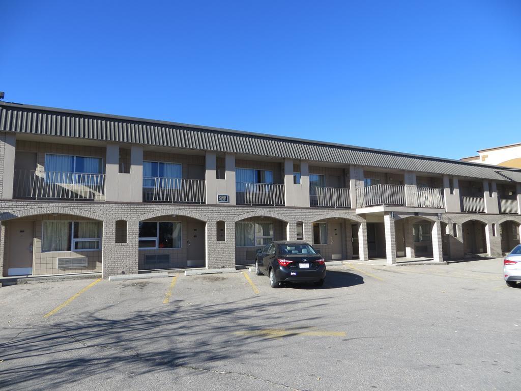 Ramada Limited Calgary Otel Dış mekan fotoğraf